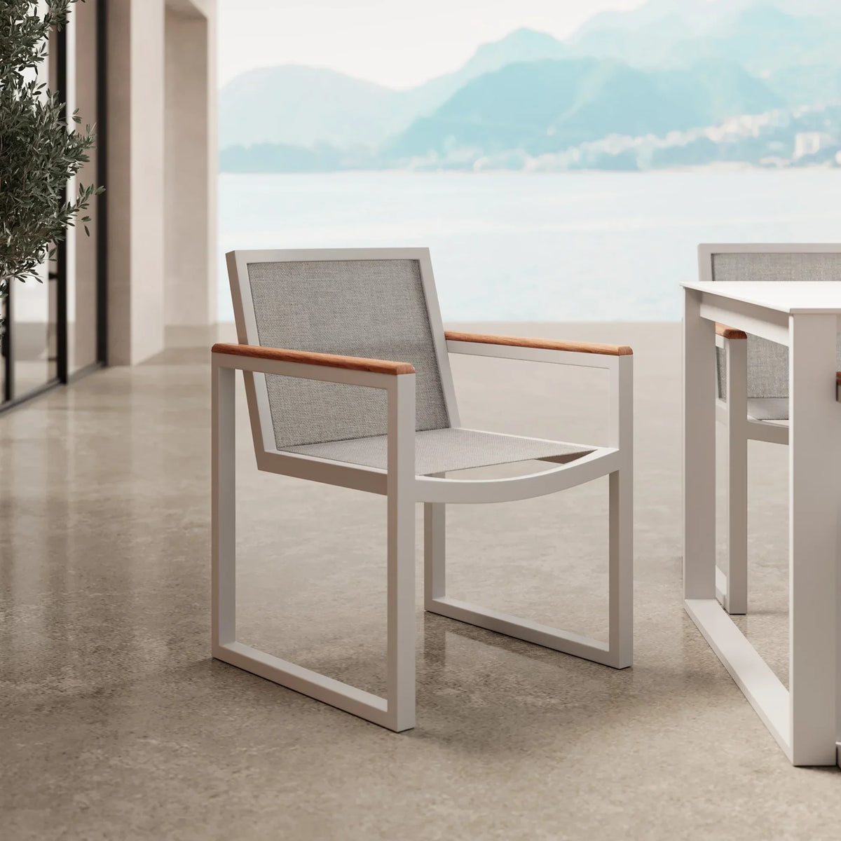 4er Set Vayla Gartenstuhl mit Armlehnen – Aluminium & Akazienholz | Aevora™ Kollektion