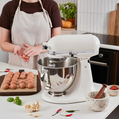 KitchenAid 4,8 L 5KSM175 Artisan Küchenmaschine Breadlover mit Messerschmidt Getreidemühlenvorsatz + Brotbackschüssel